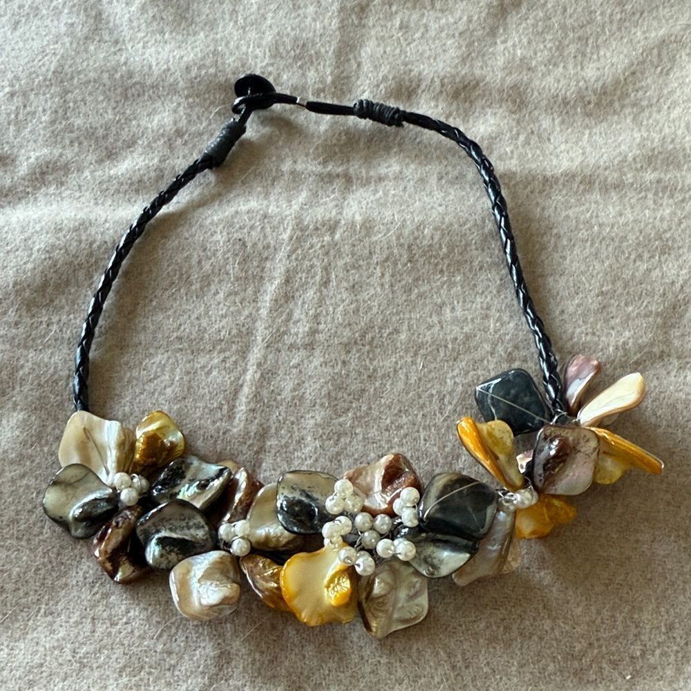Floral shell necklace